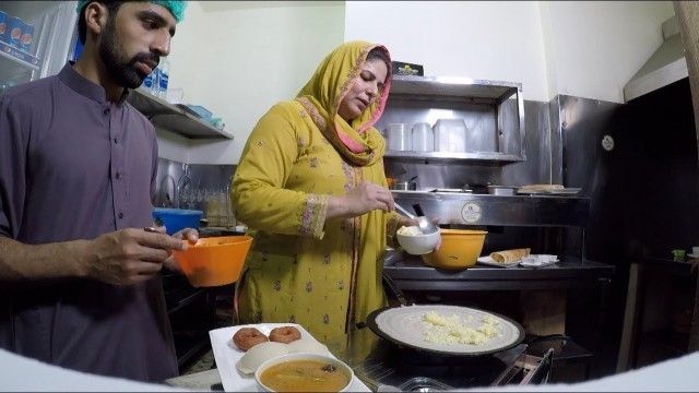 'South Indian Food in Islamabad: Meet Noorain Khalid who makes \'real dosas\' - BBCURDU'