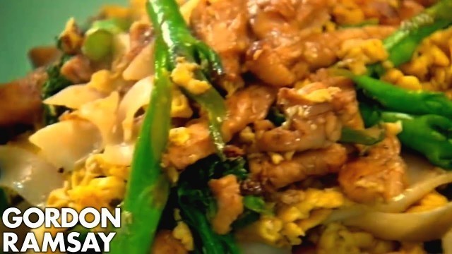 'Egg-Fried Rice Noodles with Chicken | Gordon Ramsay'