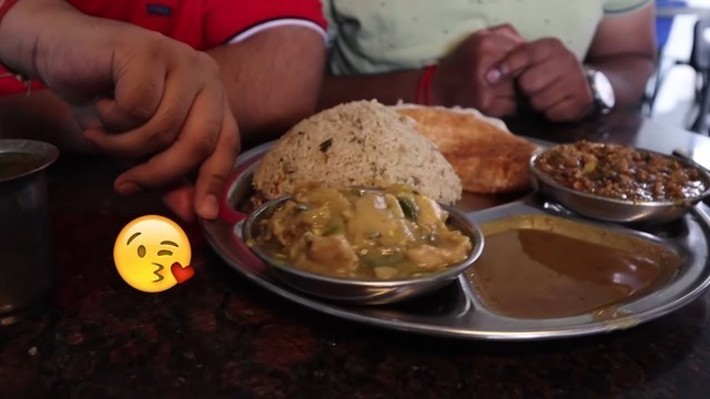 'Mutton Keema with Dosa | Non veg street food of Bengaluru ft Nikhil'