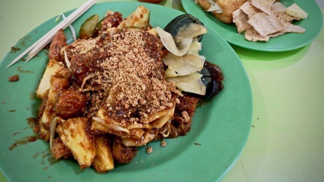 'The BEST ROJAK in Singapore! (Dunman Food Centre, street food)'