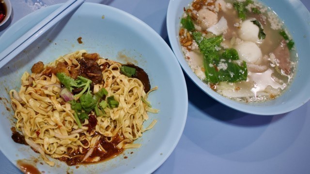 'Does this stall sell the most expensive TEOCHEW FISHBALL NOODLES in Singapore?'