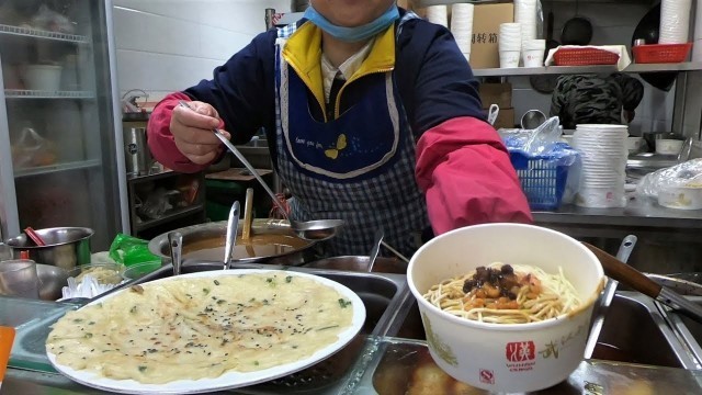 'China Street Food | Wuhan Hot-Dry Noodles with Sesame paste(武汉热干面)'