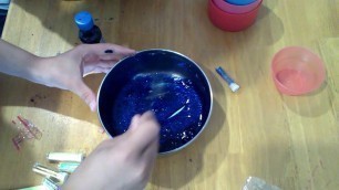 'How to make slime!!! Making blue slime. Clear glue, water,food colouring, Seline solution,bakingsoda'