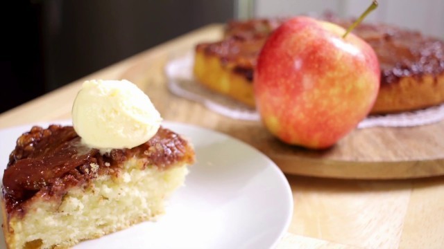 'How to make an Upside Down Apple Cake (Assyrian Food)'