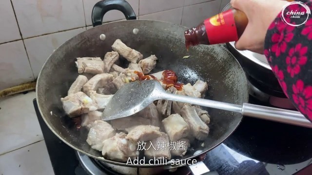 'Chinese Food-Wuhan 49 day,Grandma cooks home-made braised pork ribs!'