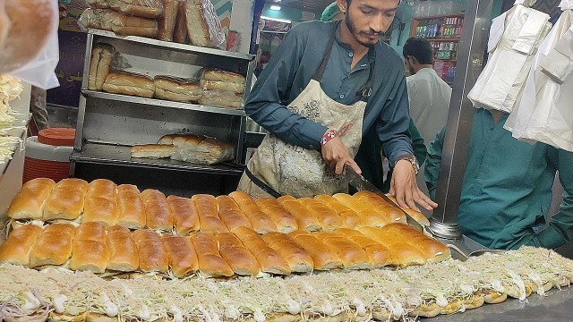 'Sindhi Burger Making | Super Fast Cooking Skills | Special Egg Anda Bun Kabab | Street Food Pakistan'