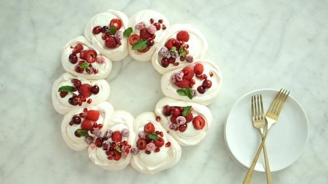 'Pavlova Wreath- Everyday Food with Sarah Carey'