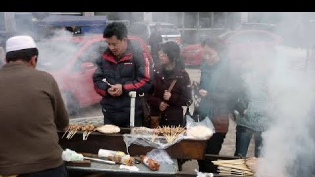 'Walking tour of Yiwu street food market #streetfood #yiwu #nightmarket #china #walkingtour'