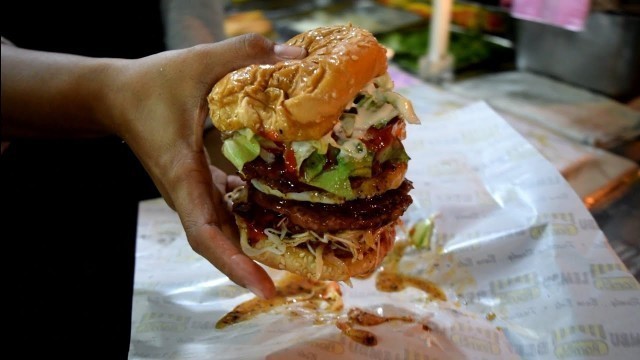 'Burger Malaysia - The Best Cooking Burgers On a Motorcycle'