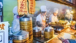 'TRADITIONAL Chinese STREET FOOD Tour of Hong Kong! BEST CLAY POT RICE!'