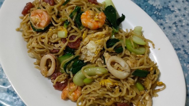 'MIE PANGSIT GORENG SEAFOOD ALA RESTORAN CHINA'