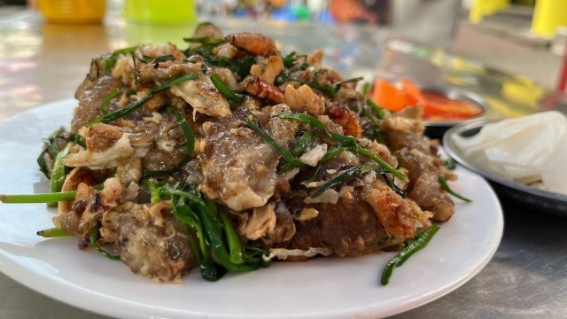 'ဂဏာန်းကော်ကြော် | Famous Street Food @China Town'