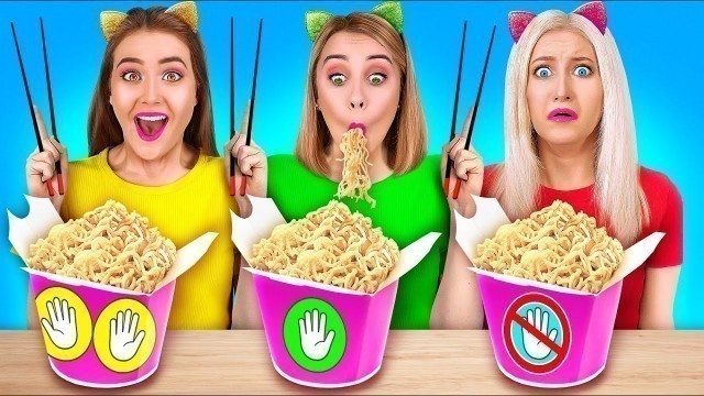 'NO HANDS VS ONE HAND VS TWO HANDS || Crazy Food Challenges and Funny Situations by 123 GO! GENIUS'