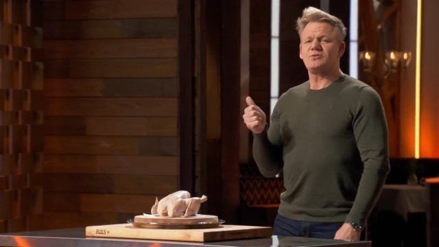 'Gordon Ramsay Carves a Chicken Blindfolded | Masterchef'