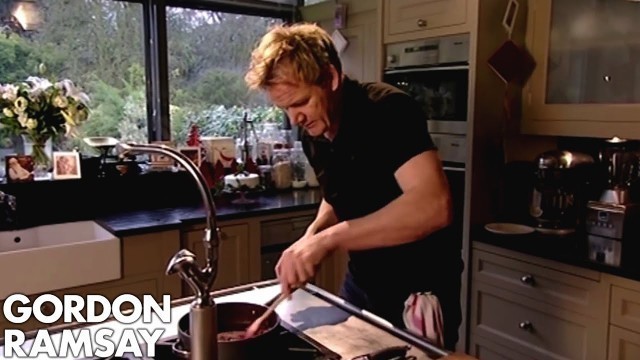 'Cranberry Sauce | Gordon Ramsay\'s Ultimate Christmas'