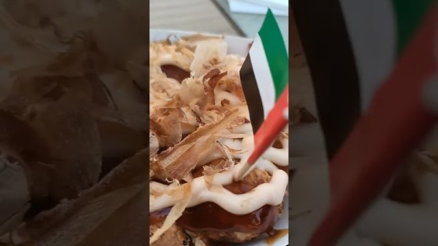 'Famous Japanese street food TAKOYAKI #shorts #shortvideoviral #japanesefood'