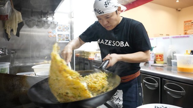 'Fried Rice Master\'s Amazing Skill チャーハンの達人 炒飯 - Japanese Street Food - 町中華 볶음밥 炒饭 Fastest Worker'