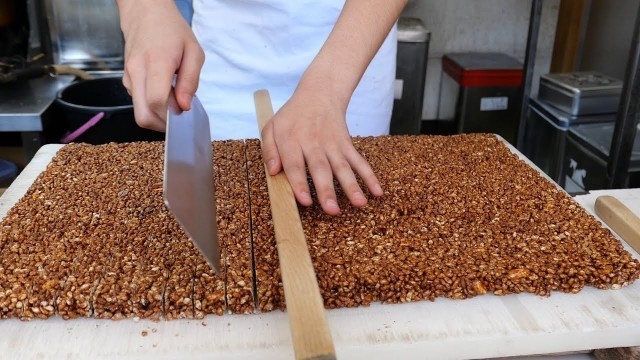 'Amazing Skill Japanese traditional sweets - Kaminari Okoshi - Japanese street food 雷おこし　浅草'