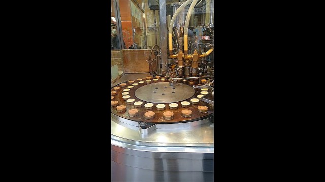 'This Machine Makes Japanese Street Food Cakes!'