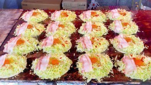 'japanese street food - OKONOMIYAKI  お好み焼き'