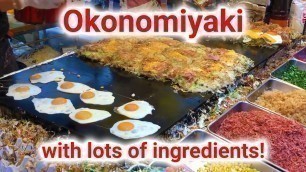 '【Japanese street food】 Okonomiyaki with lots of ingredients found at Japanese festivals!'