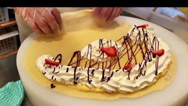 'Giant Creamy Crepe - Japanese Street Food'