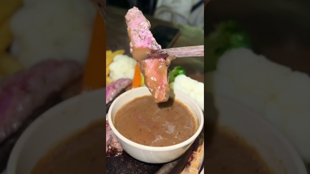 'Thu Nhập Food Reviewer Tháng Trăm Triệu Tiêu Như Nào | Ngoa Food | #Shorts'