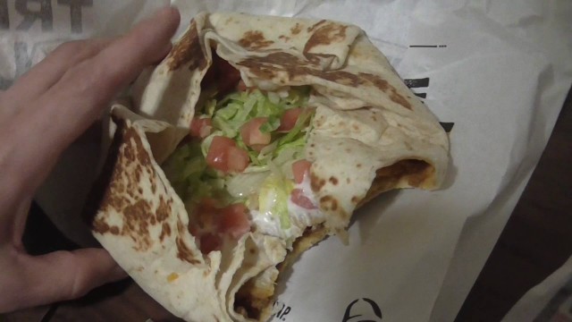 'Eating Taco Bell The Triple Double Crunchwrap Value Box!! Fast Food Reviews'