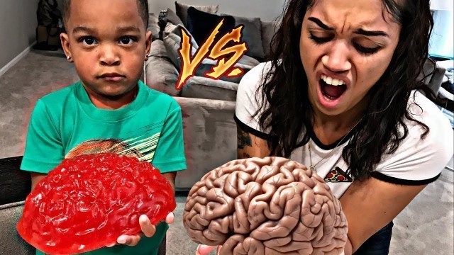 'REAL FOOD VS GUMMY FOOD! GROSS GIANT CANDY CHALLENGE - BEST CHEF MOMMY VS DJ EDITION'