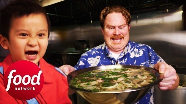 'Only 8 Out Of 500 Contestants Have Finished This 4LB Pho! | Man v Food'