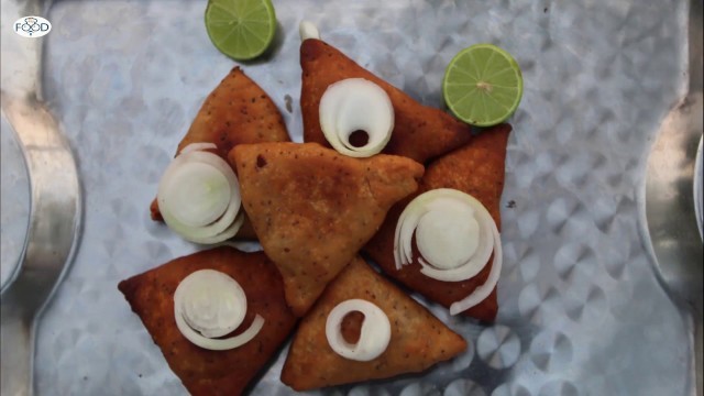 'Street Samosa Recipe || Healthy South Indian Potato Crispy Samosa || Cooking In my Village food'