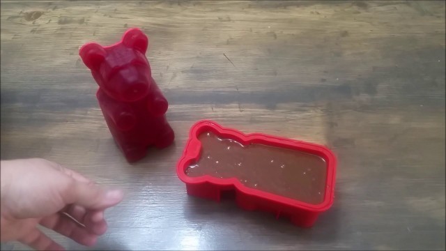 'Mister Gummy Giant Gummy Bear Mold Review'