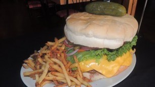 '7.5lb Kookamonga Burger Challenge (Man v Food: Memphis)'