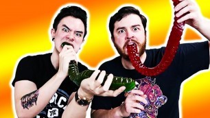 '▶ GIANT GUMMY WORM CHALLENGE ▶'