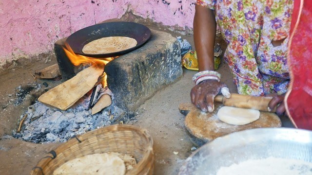 'Indian Village Food Cooking.Roti,Chapati | Rajasthani Village Life | Rajastani people'