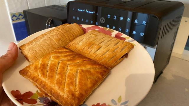 'Making Frozen GREGGS Pasties in the CalmDo Air Fryer Oven - Air Fryer Recipes'