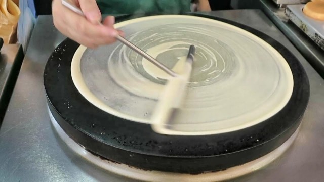 'China Street Food. Five Chinese Crepes, Jianbing, Tasted in Mong Kok. Hong Kong'