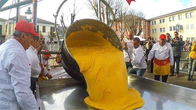 'Italian Street Food Event, 500 Kg of Polenta with 1000 Egg Omelette and Cod'