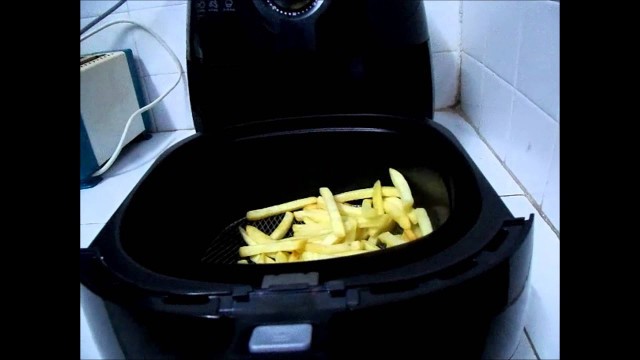 'Philips Airfryer - Cooking Frozen French Fries'