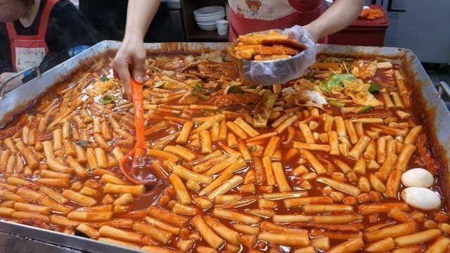 '대구에서 유명한 1500원 방촌시장 떡볶이 / Popular snacks in the Korean market - korean street food'