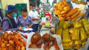 'Kind Of Breakfast, Snacks, Market Food, And People Activities - Best Street Food Tour In Phnom Penh'