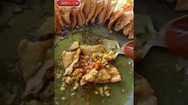 'street side samosa chaat indian street food #street food #bombay style #shorts'