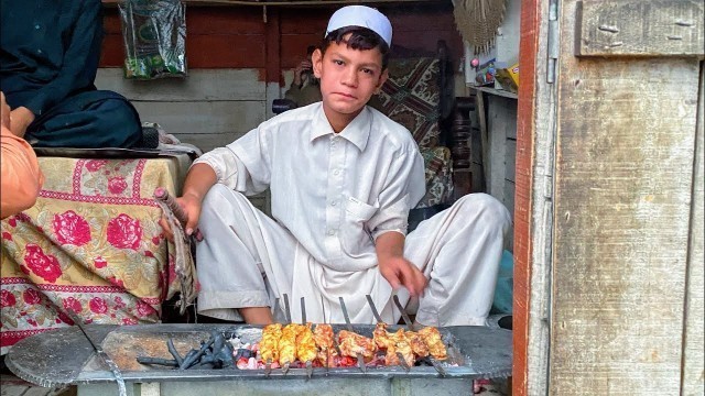 'Amazing 10 Years Old Boy Selling Chicken Food - Street Food Recipe - Support Family'