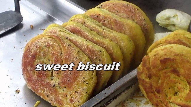 'Street Food Biscuit Famous In Xi\'an, China  (Chinese Street Food)  Street Eats'