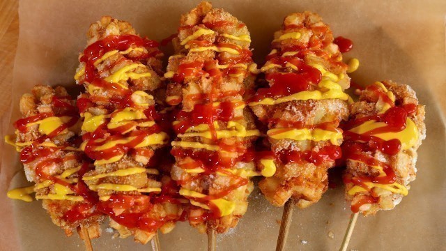 'Korean french fries corn dog (Gamja-hotdog: 감자핫도그)'