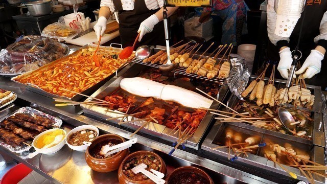 '새벽까지 하는 시장떡볶이, 튀김, 순대 - 봉덕시장 / The most popular street foods in Korea'