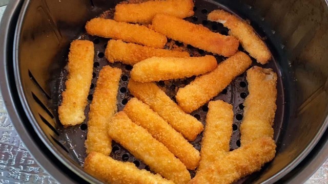 'Air Fryer Frozen Fish Sticks - How To Cook Frozen Fish Sticks In The Air Fryer - So Easy and Crispy!'