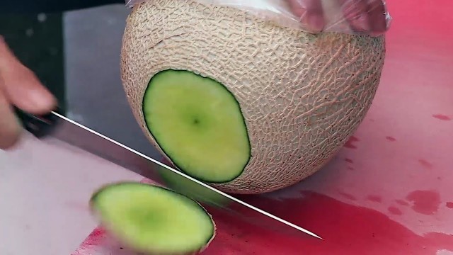 'Korean street food - Fruits Cutting Skills'