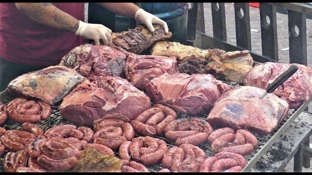 'Huge Grills, Giant Burgers, Asado, Sausages, Picanha, Mortadella, Fried Pizza. Italy Street Food'