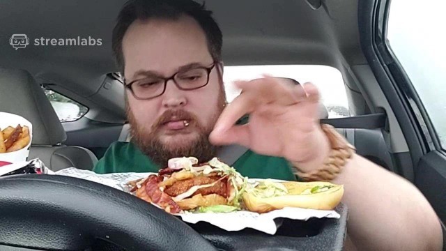 'CHECKER\'S/RALLY\'S MOTHER CRUNCHER CHICKEN SANDWICH | FAST FOOD REVIEWS'